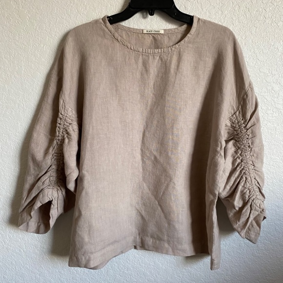 Black Crane Xiao Top in Stone - Picture 7 of 11